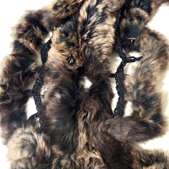 NEW! Scala Genuine Rabbit Fur Ladder Knitted 40 Inch Scarf Black & Brown - Picture 4 of 6